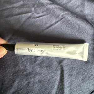 Typology L72 overnight repairing lip mask